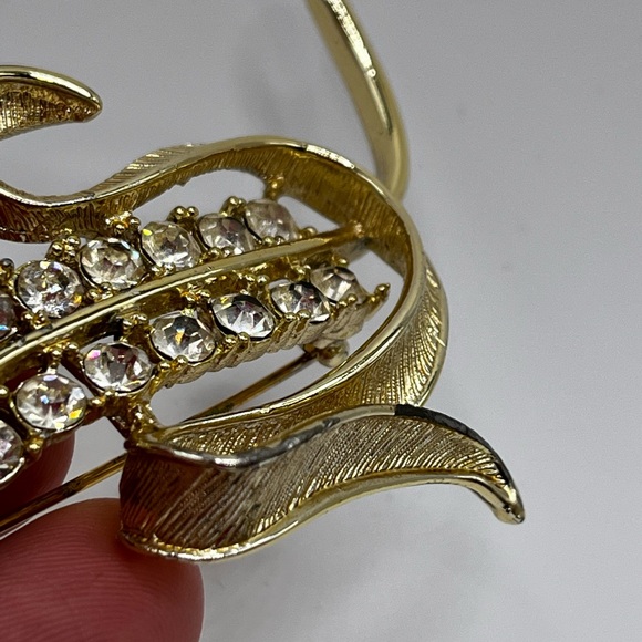 Vintage 1960’s Sarah Coventry radiance  brooch pin gold tone rhinestones - Picture 7 of 12